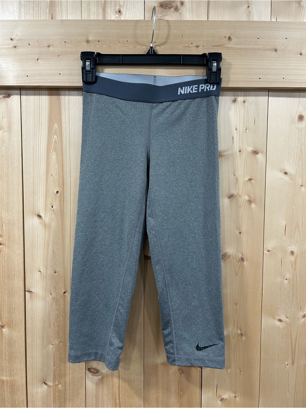 Gray Nike Pro Capri Leggings, Small